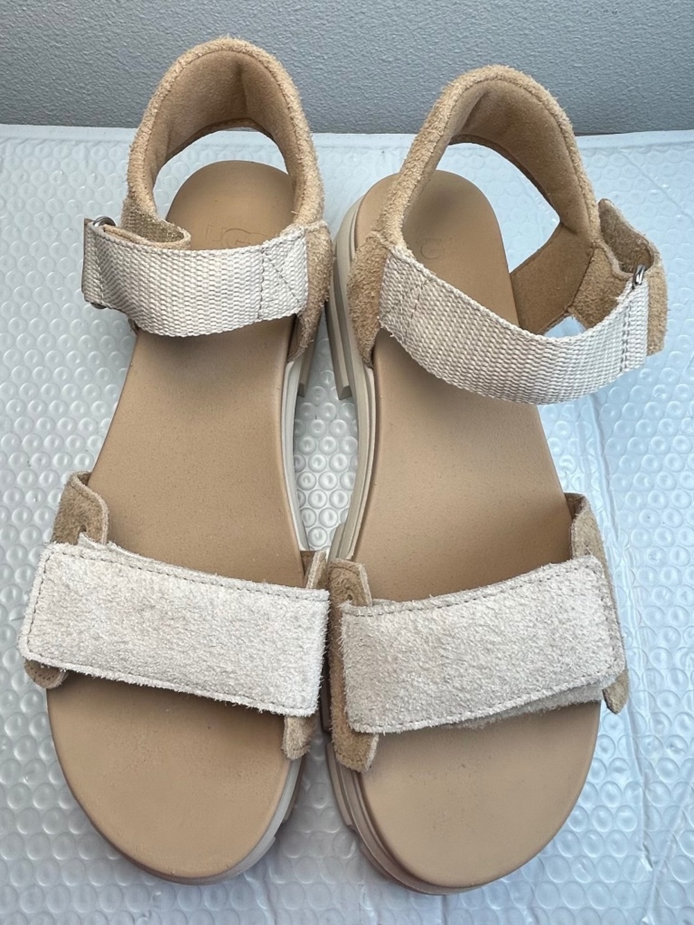 UGG Ashton Ankle Suede Platform Sandals Women's Size 10 Sand Beige